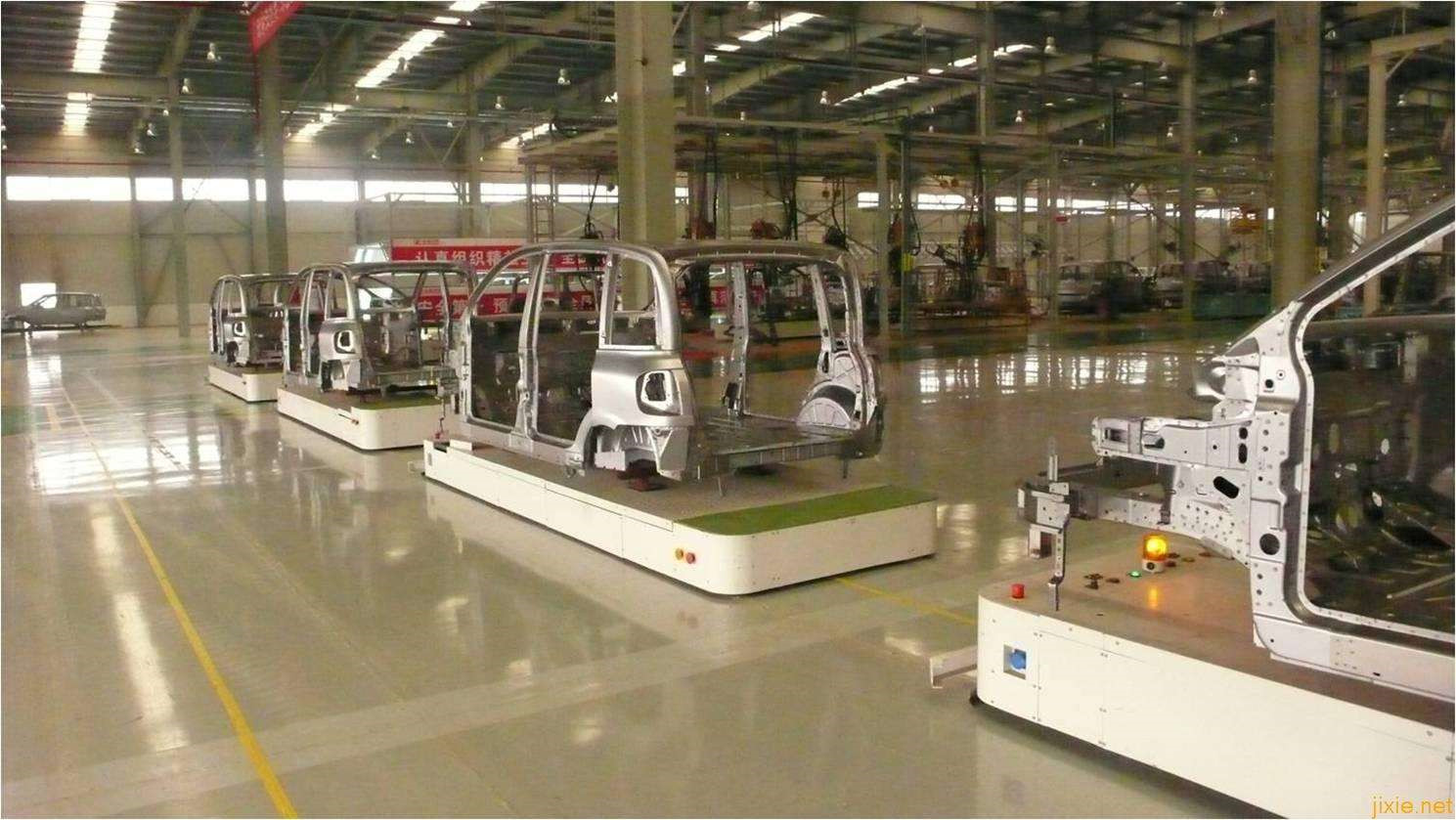AGV搬运机器人在汽车行业的应用